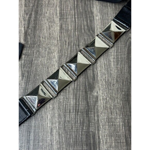 Charming Charlie Stretch Belt Women's L/XL Silver Tone Snap Closure Elastic Band - Picture 2 of 5